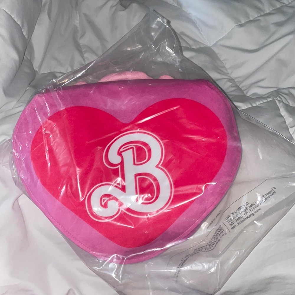 COPY - Barbie - The Movie Soft throw Blanket with Purse BRAND NEW! LAST ONE